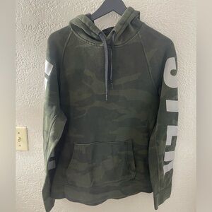 Hollister Men’s‎ Olive Camouflage Hoodie Size Medium